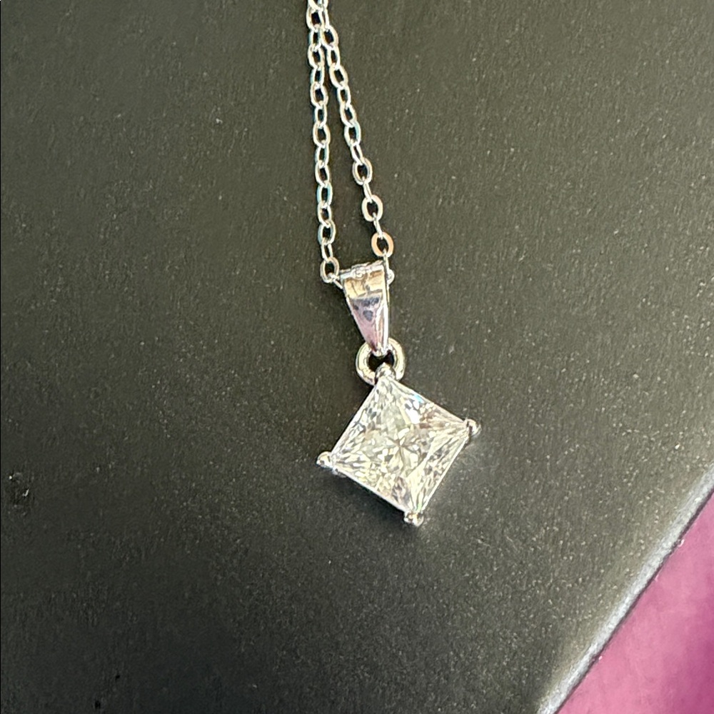 Elegant Silver Pendant Necklace one carat, moissanite